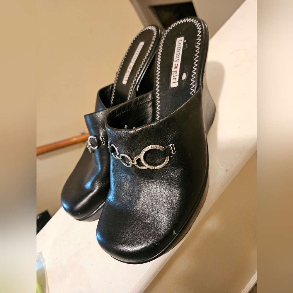 Tommy Girl clogs